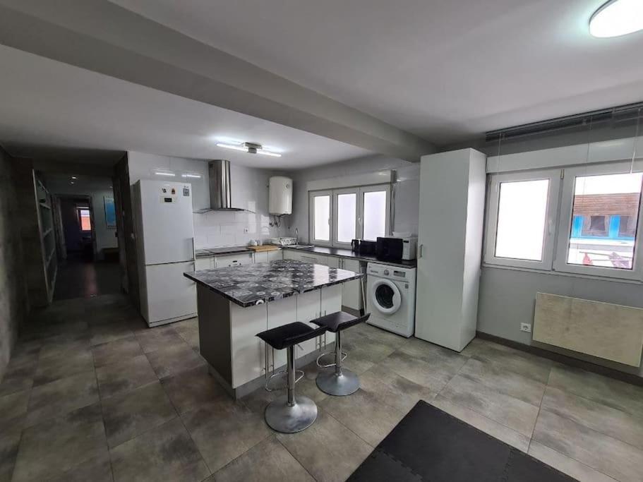 A Un Paso De La Playa, Amplio Apartamento Хихон Экстерьер фото