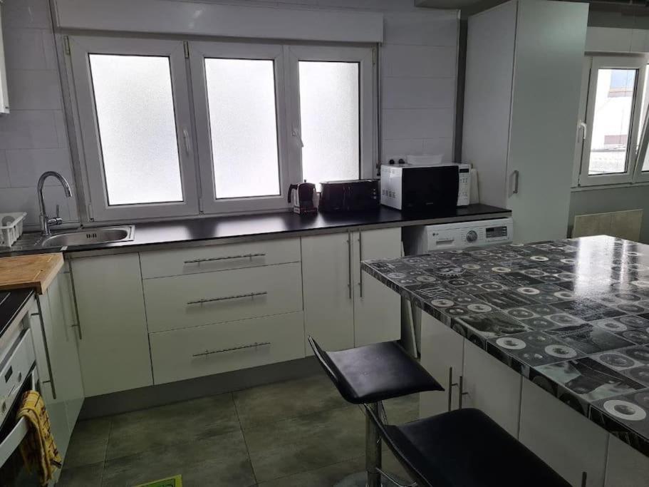 A Un Paso De La Playa, Amplio Apartamento Хихон Экстерьер фото